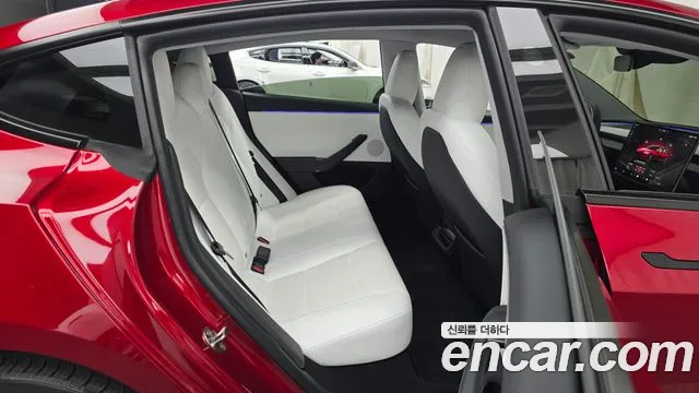Tesla Model 3 2024 thumb 12