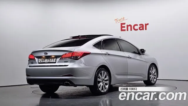 Hyundai i40 2013 thumb 2
