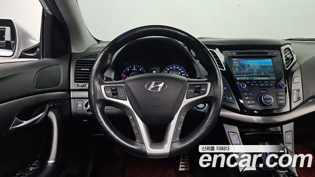 Hyundai i40 2013 thumb 12