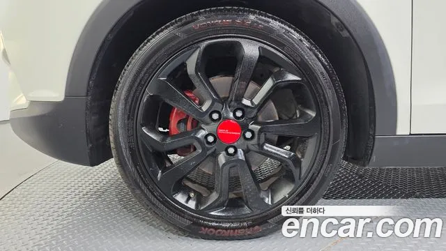 KG_Mobility_Ssangyong TIBOLI 2015 thumb 5