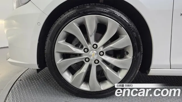 Chevrolet Malibu 2017 thumb 5
