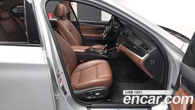 BMW 5 серии 2016 thumb 11