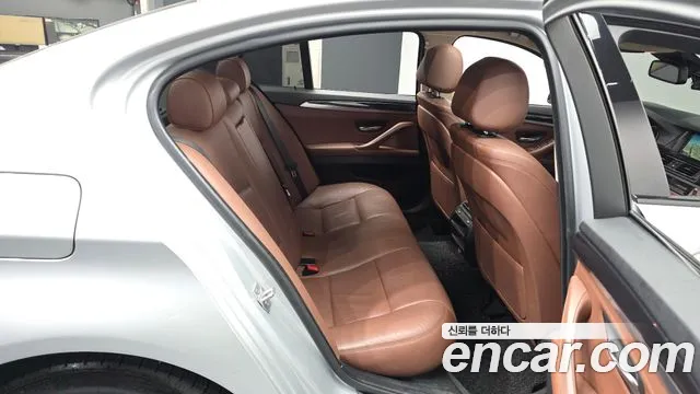 BMW 5 серии 2016 thumb 12