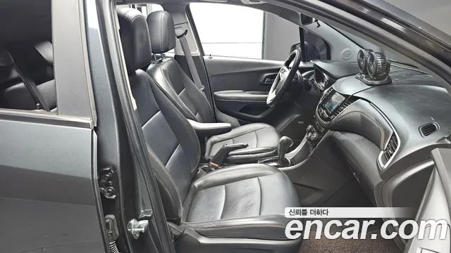 Chevrolet Tracker 2016 thumb 10