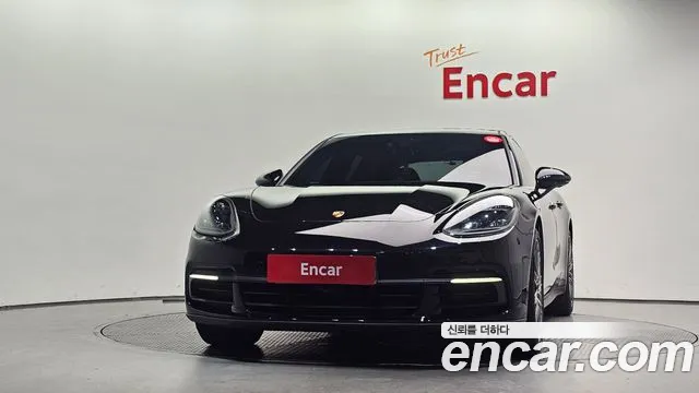 Porsche Panamera 2020 thumb 3