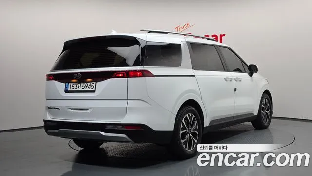Kia Carnival 2021 thumb 2
