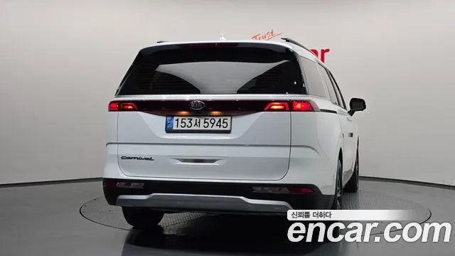 Kia Carnival 2021 thumb 4