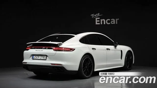 Porsche Panamera 2017 thumb 2