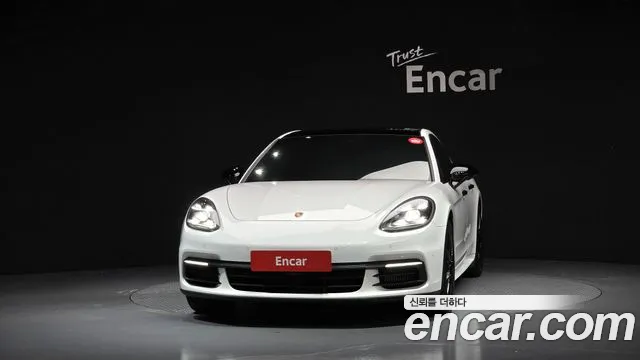 Porsche Panamera 2017 thumb 3
