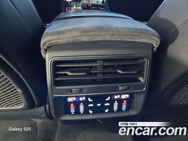 Audi RSQ8 2022 thumb 9