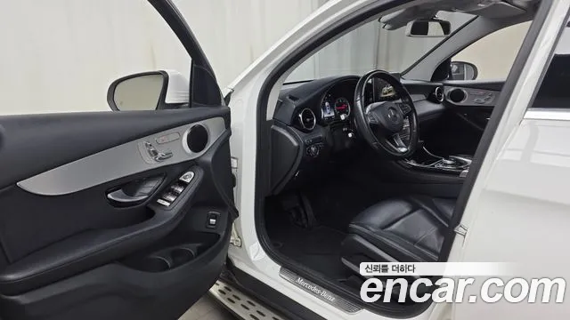 Mercedes-Benz GLC 2018 thumb 10