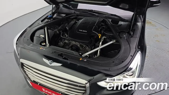 Genesis G90 2016 thumb 6