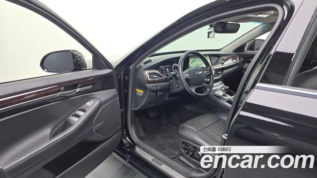 Genesis G90 2016 thumb 10