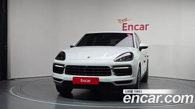 Porsche Cayenne 2021 thumb 3