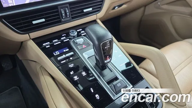 Porsche Cayenne 2021 thumb 9