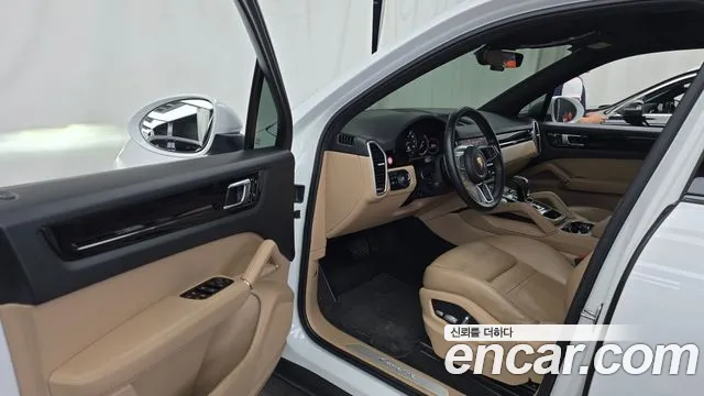 Porsche Cayenne 2021 thumb 10