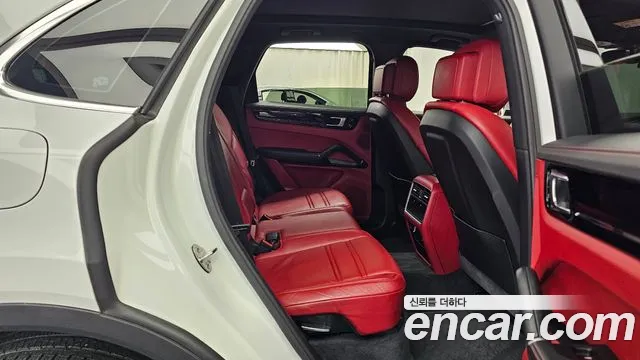 Porsche Cayenne 2020 thumb 11