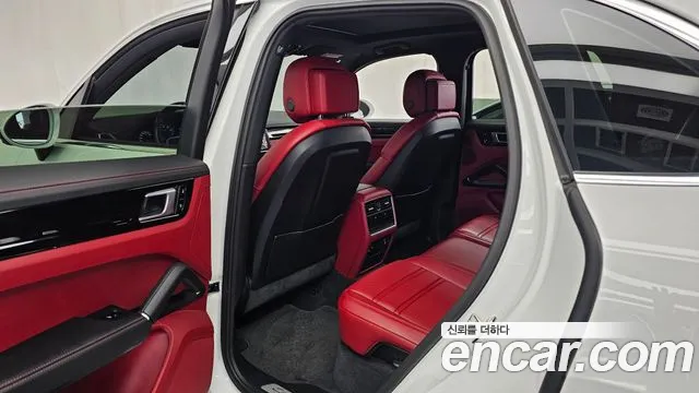 Porsche Cayenne 2020 thumb 12