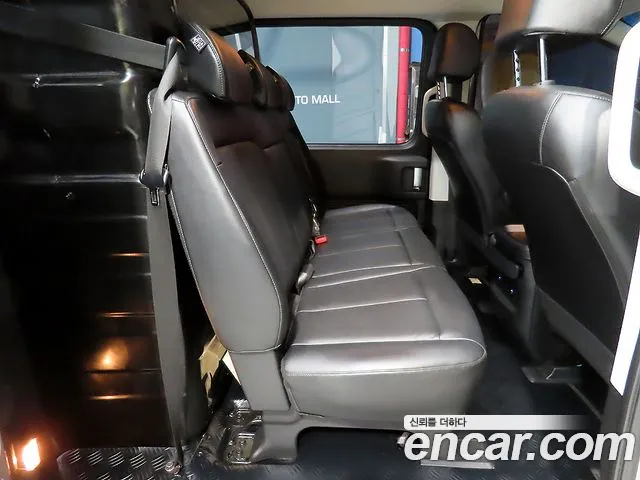 Hyundai Staria 2023 thumb 7