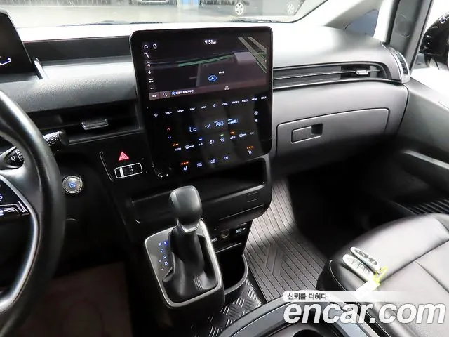 Hyundai Staria 2023 thumb 10