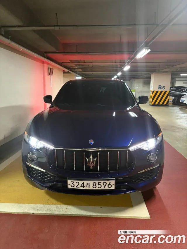 Maserati Levante 2019 thumb 10