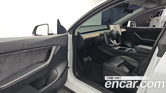 Tesla Model Y 2021 thumb 9