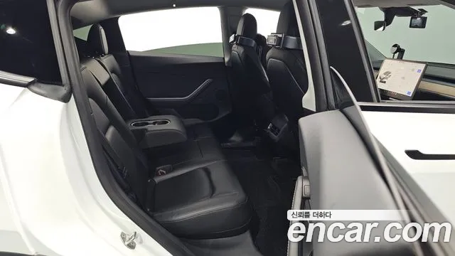 Tesla Model Y 2021 thumb 10