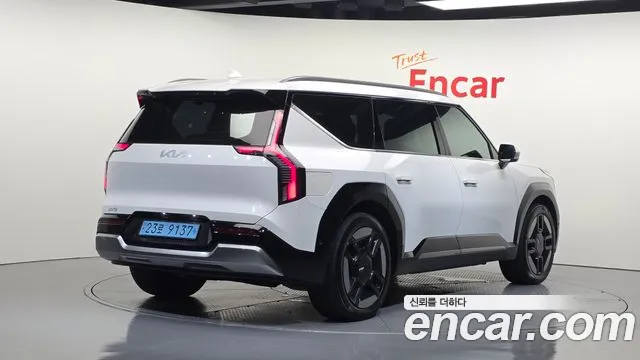 Kia EV9 2023 thumb 2