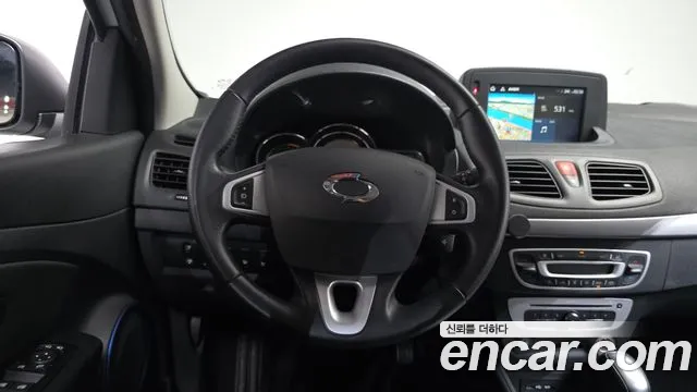 Renault Fluence 2019 thumb 12