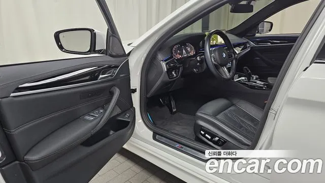 BMW 5 серии 2023 thumb 10