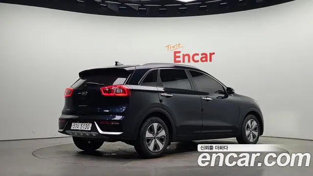 Kia Niro 2018 thumb 2