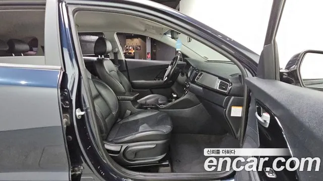 Kia Niro 2018 thumb 12
