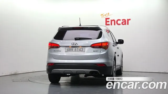 Hyundai Санта Фе 2012 thumb 4