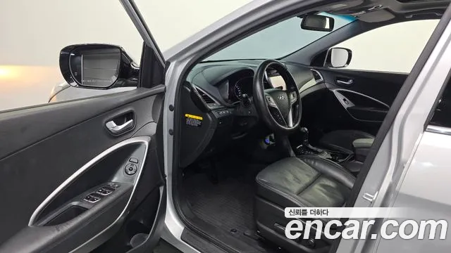 Hyundai Санта Фе 2012 thumb 10