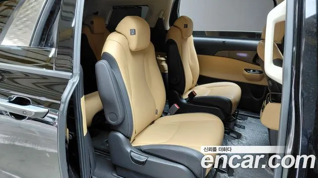 Kia Carnival 2022 thumb 11