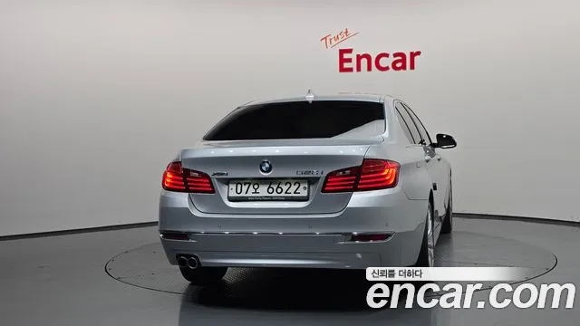BMW 5 серии 2015 thumb 4