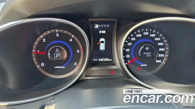Hyundai Санта Фе 2013 thumb 8
