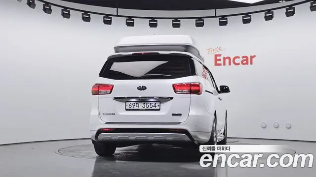 Kia Carnival 2017 thumb 3