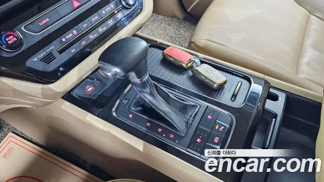 Kia Carnival 2017 thumb 8