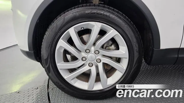 Land Rover Discovery 2018 thumb 5