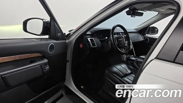 Land Rover Discovery 2018 thumb 10
