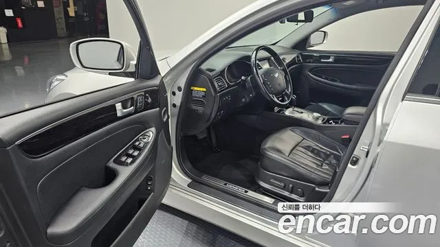 Hyundai Genesis 2012 thumb 10