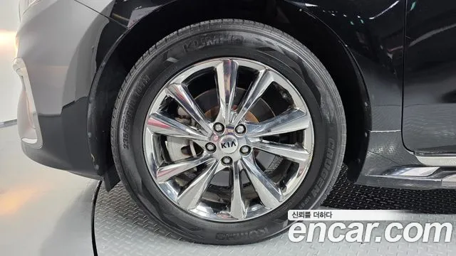 Kia Carnival 2018 thumb 4