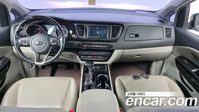 Kia Carnival 2018 thumb 6