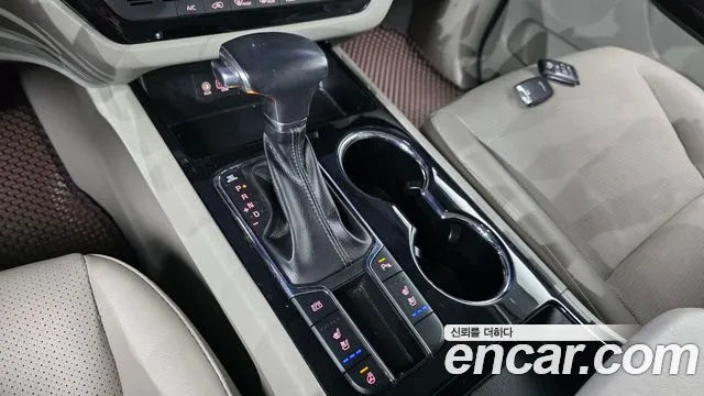 Kia Carnival 2018 thumb 8