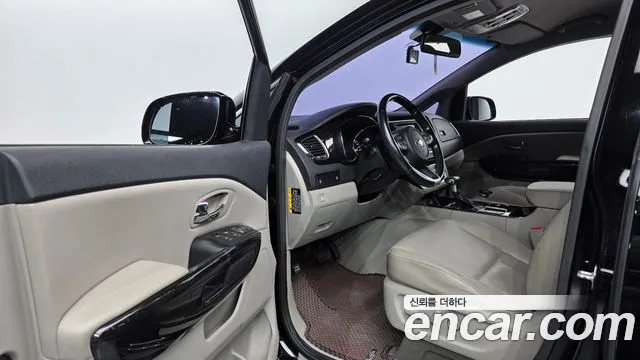 Kia Carnival 2018 thumb 9