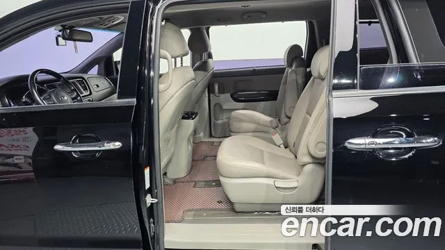 Kia Carnival 2018 thumb 10