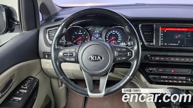 Kia Carnival 2018 thumb 11