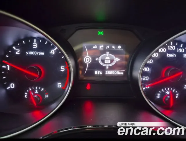 Kia Carnival 2015 thumb 5