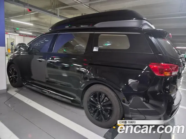 Kia Carnival 2015 thumb 10